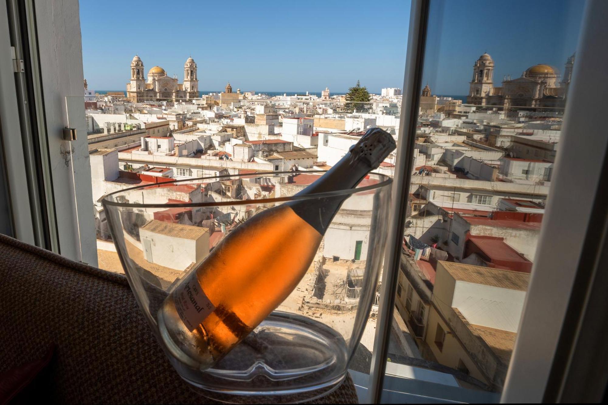 Plaza Mina - Adults Recommended By Luxury